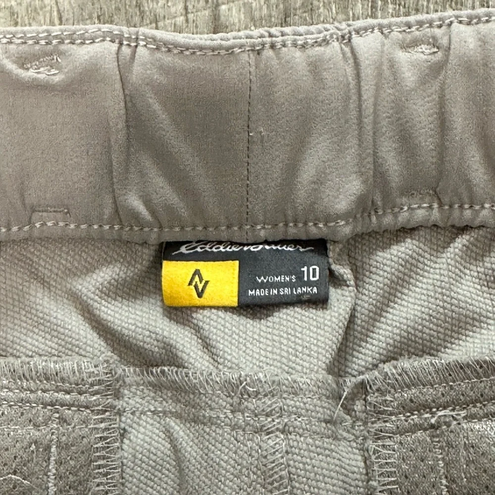 Women’s Eddie Bauer 10 Medium Joggers ClimaTrail Pants Sweats Beige Pockets NWT - Picture 12 of 14